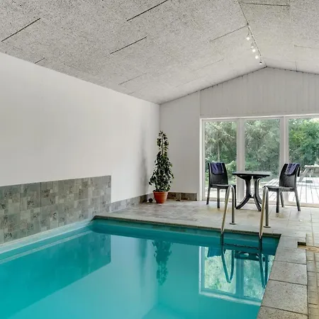 5 Bedroom Awesome In Vaeggerlose Dom wakacyjny