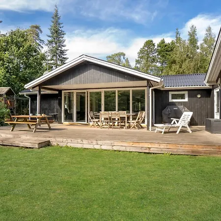 5 Bedroom Awesome In Vaeggerlose Bøtø By