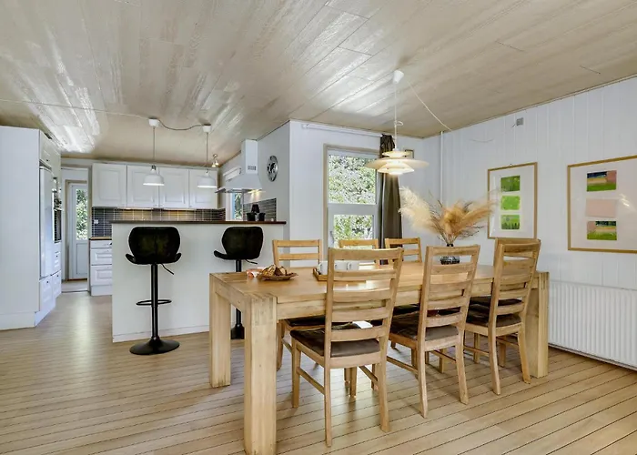 5 Bedroom Awesome In Vaeggerlose *