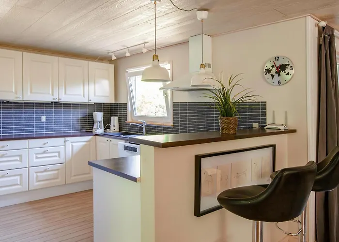 5 Bedroom Awesome In Vaeggerlose