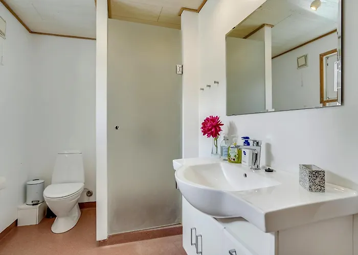 5 Bedroom Awesome In Vaeggerlose Semesterbostad *