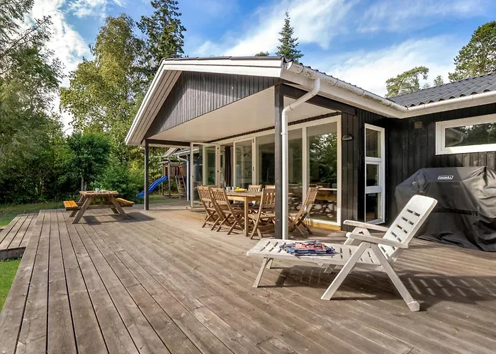 Semesterbostad 5 Bedroom Awesome In Vaeggerlose