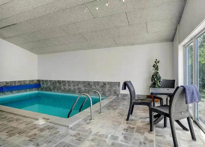 5 Bedroom Awesome In Vaeggerlose Semesterbostad *